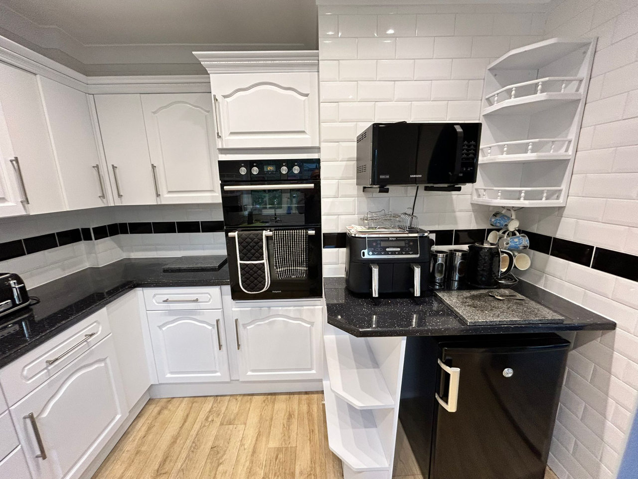 Spray Paint Wooden Kitchen Cabinets Cupboard Doors Units Panels and Trim White and Ivory