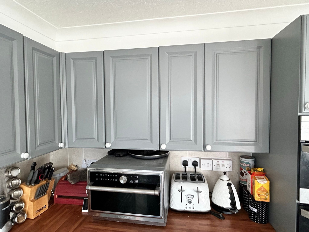 Spraying Painting Spray Paint Kitchen Cabinets Doors Panels and Trim